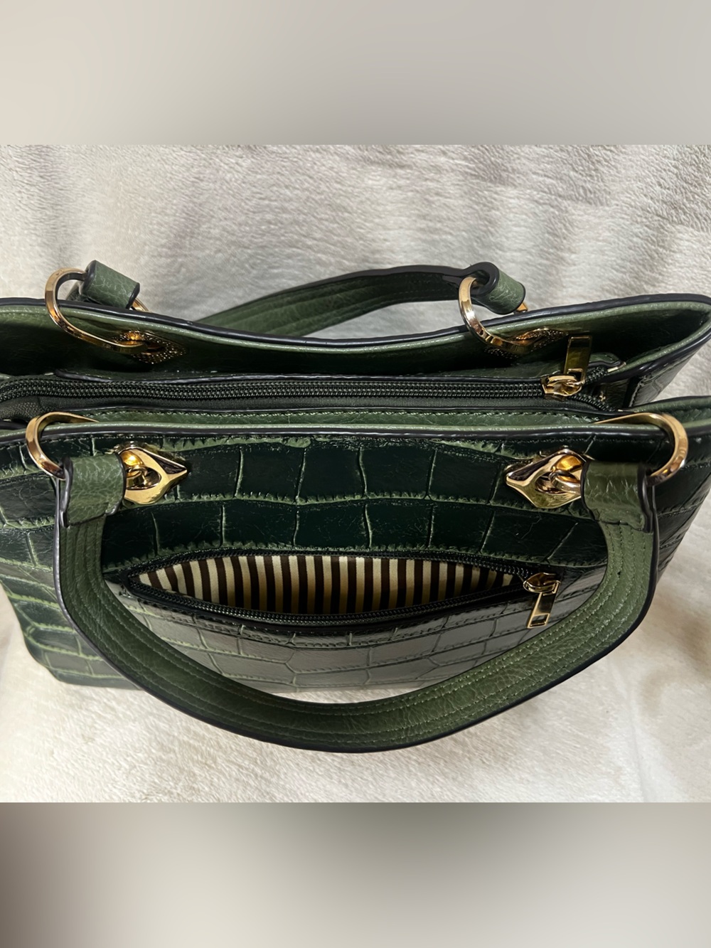 MKF Collection Vegan Leather Faux Croc Embossed Green Satchel Tote EUC - Picture 5 of 14
